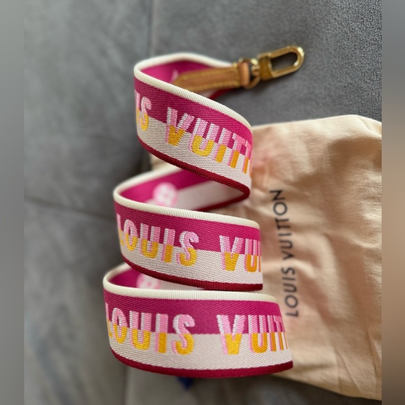 🔥24hrs only🔥Louis Vuitton Logo Shoulder Strap Jacquard Wide Neutral, Pink - Picture 4 of 16